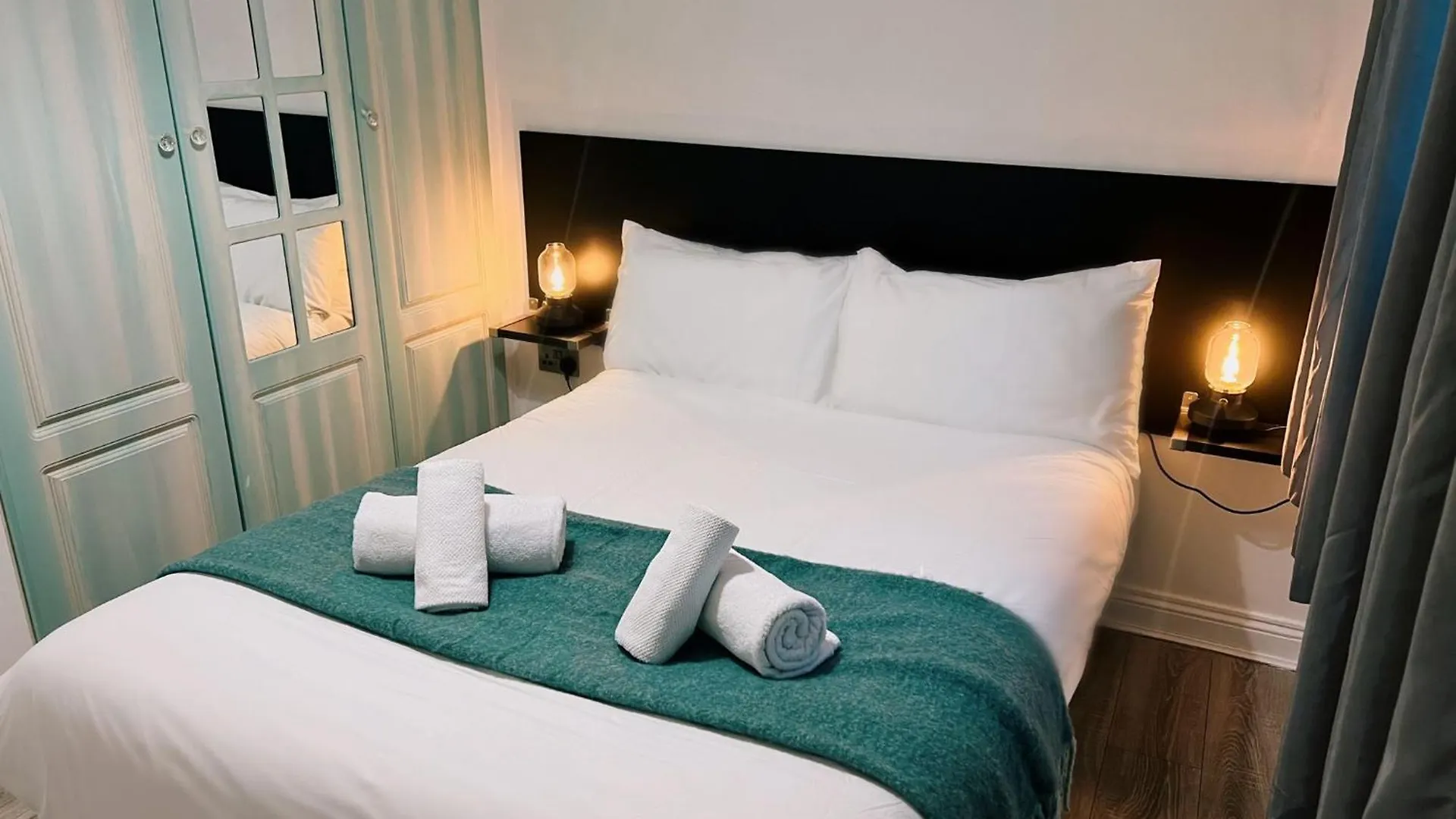 Temple Bar Apartment By Dublinexchangesuites